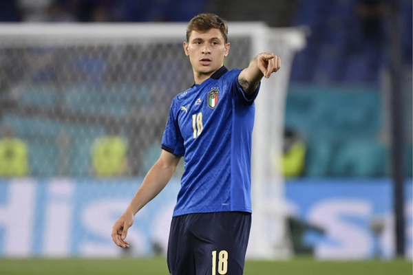 Tiền vệ Nicolo Barella