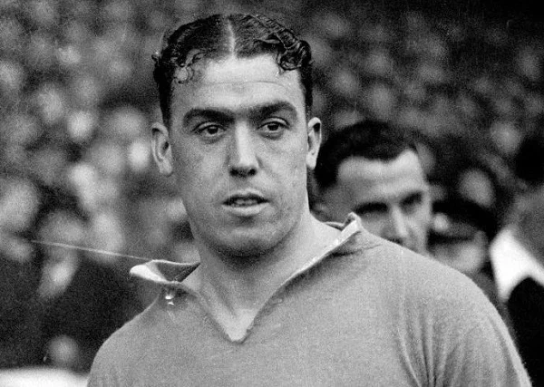 Huyền thoại Dixie Dean cũng có mặt trong đội hình xuất sắc nhất Everton