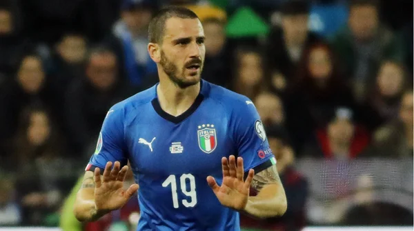 Leonardo Bonucci cho thấy mình là mẫu hậu vệ già gân nhưng vẫn mạnh mẽ