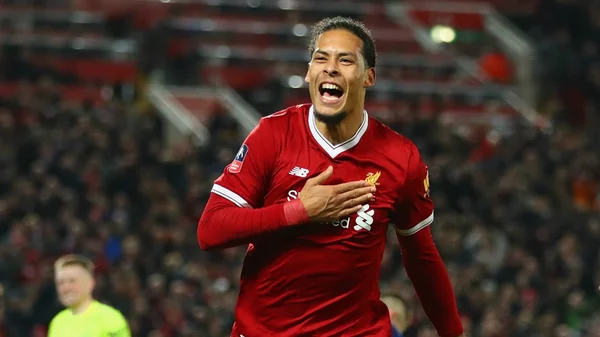 Virgil van Dijk là cầu thủ đóng góp công lớn vào thành công của Liverpool mùa giải 2019 – 2020