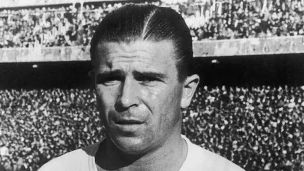 Ferenc Puskas đứng thứ 7 trong danh sách 100 Cầu thủ vĩ đại nhất thế kỷ 20